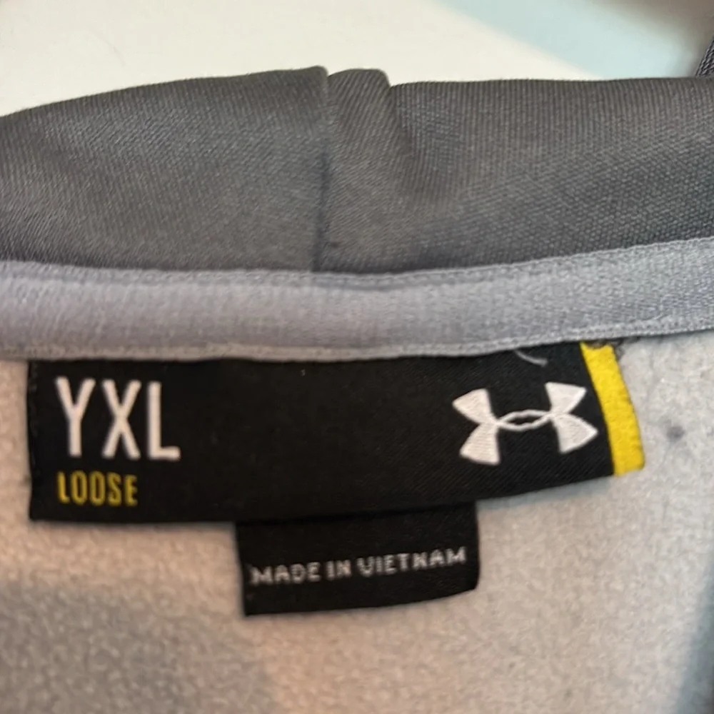 Under Armour Grey Hooded Sweatshirt Sz YXL EUC